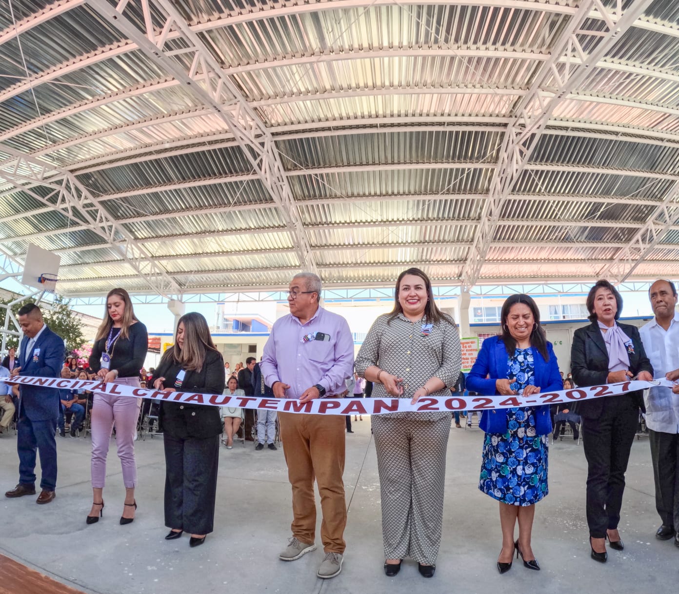 Entrega Blanca Angulo techumbre a primaria de Texcacoac; cumple sus compromisos con Chiautempan